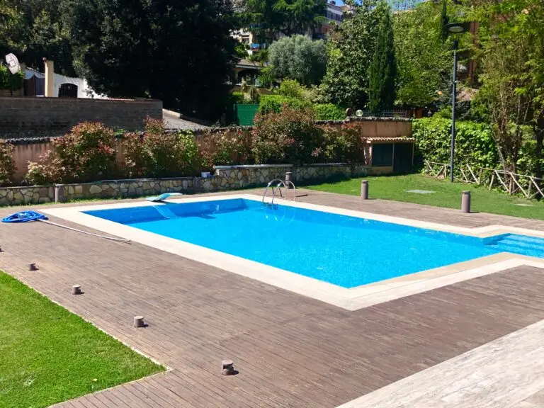 homeowners insurance cover a swimming pool accident in Texas